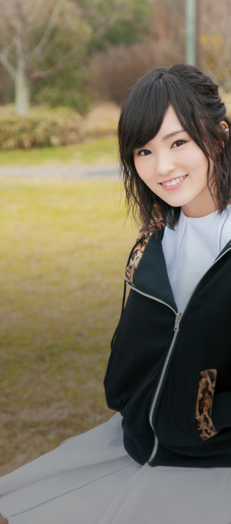 NMB48 公式オリジナルパーカー「山本彩着用モデル」特設サイト